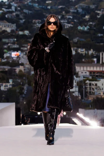 Look 11